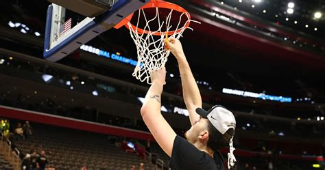 edey giving net to keady|Video: Purdue's Zach Edey Cuts Down Net Without a Ladder After Elite.